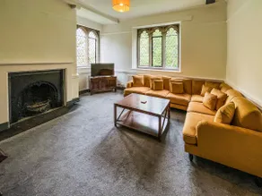 Cottage with garden | River view - Image 2