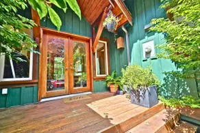 Cedar and Salt - By the beach with hot tub and sauna - Image 5