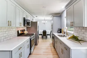 Family Home in Ft Worth Suburbs Near Benbrook Lake - Image 4