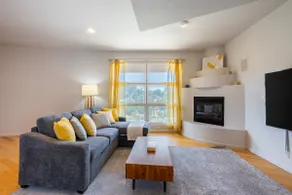 Luxury 4BR Retreat with Mountain views - Image 4