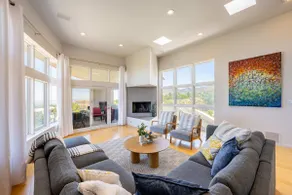 Luxury 4BR Retreat with Mountain views - Image 2