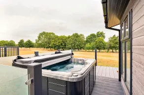 Finest Retreats - Cambridge Luxury Lodge - Image 4
