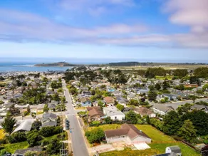 The Coastal Retreat Scenic Harbor Ocean Views - Image 2