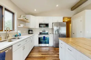 Lake Arrowhead Home: Pool, Tennis, & Golf! - Image 5