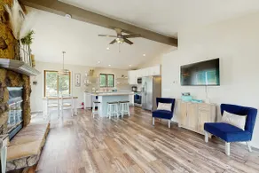 Lake Arrowhead Home: Pool, Tennis, & Golf! - Image 3
