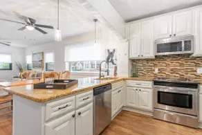 Riverside Bungalow by Stay Local Nashville - Image 3