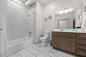 Charming Apt with Free Parking | Near Hospitals - Image 3