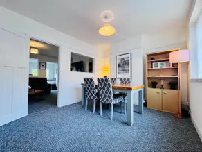 2 Beds, Entire Home, Spacious Bedrooms, Garden - Image 5
