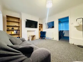 2 Beds, Entire Home, Spacious Bedrooms, Garden - Image 2