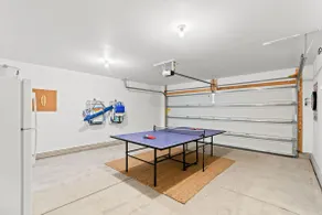 Light and Bright 3BR with Backyard on Golf Course - Image 3