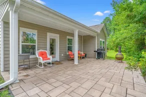 Light and Bright 3BR with Backyard on Golf Course - Image 4