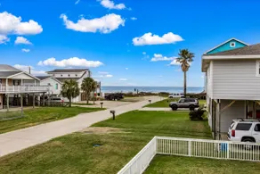 Beachfront/Free Golf Cart! Hot Tub! Pets. King bed - Image 4