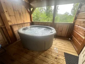 Snuggle Time! Hot Tub AVL Wi-Fi - Image 2