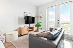 Cozy Downtown Suite - Rooftop Lounge, Pool - Gym - Image 2