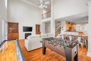 Sprawling 7 Bedroom Home w/ Gamerooms - Image 3