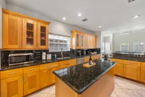 Sprawling 7 Bedroom Home w/ Gamerooms - Image 4