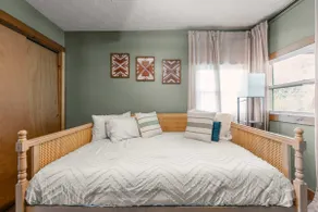Bright Lakefront 4BR Home, Lake Mitchell + Wifi - Image 3