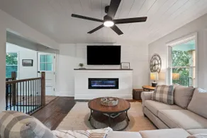 5 Mins to Winery | HotTub | KingBeds | DogFriendly - Image 4