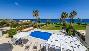 Royal Beachfront Villa - Image 4