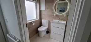 Newly Refurbed 1BD Cottage in Prime Location - Image 5