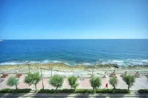 Large 3 bedroom with seafront balcony DDIF1-5 - Image 5