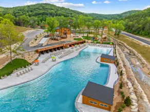 Close to Thunder Ridge, Luxury Cabin, Pools - Image 5