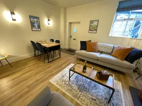 3 Chapel Square - Image 4
