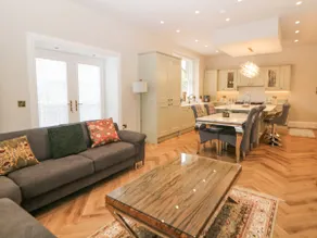 Cavendish Suite - Image 4