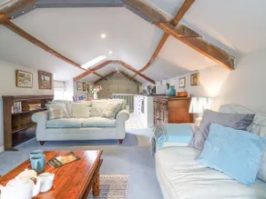 Upside Down Cottage - Image 4