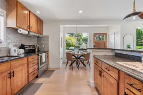 Modern 2BR in DT Renton 3 AC WS 95 Shop&Parks - Image 4