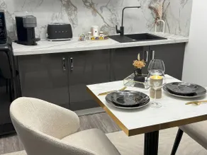 The Geneva Gaillard-Jaccuzi Suite - Image 4