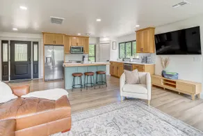 Family Fun! Lake Eufaula Home w/ Wraparound Deck - Image 5