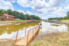 Family Fun! Lake Eufaula Home w/ Wraparound Deck - Image 3