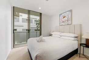 West End Flat with Pool and BBQ Access - Image 2