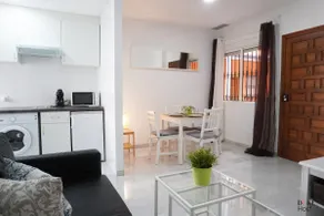Divina Enfermera Apartments - Image 2