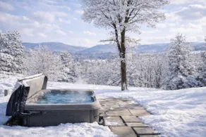 New gorgeous design-Hottub+Views+Fireplace nr Ski - Image 3