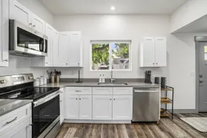 Boho Bungalow | Dog Friendly | Near Downtown - Image 4