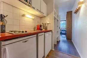 Val Thorens, south-facing apartment, hyper center, ski-in ski-out - Image 2