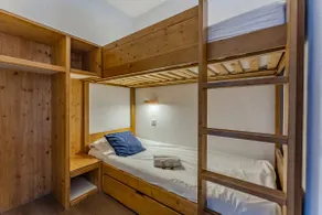 Val Thorens, south-facing apartment, hyper center, ski-in ski-out - Image 5