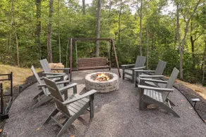 Golden Oaks Cabin 3 Bedroom Home - Image 4