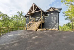 Golden Oaks Cabin 3 Bedroom Home - Image 5