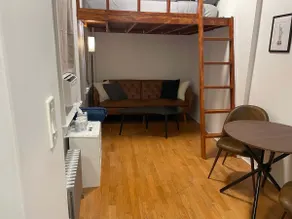 Renovated Studio in Union Square - Image 3