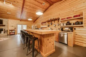 Grand Bunk - Private Lake-Game Room-Pickle Ball - Image 2