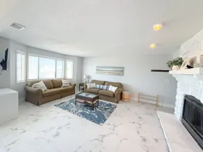 Lakeview Poolside 2BD/2BA/Pool/Balcony-Sleeps 6PP - Image 5