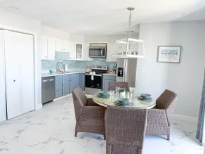 Lakeview Poolside 2BD/2BA/Pool/Balcony-Sleeps 6PP - Image 4