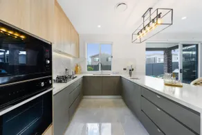 Stylish 4BR Suburban Escape with Easy CBD Access - Image 3
