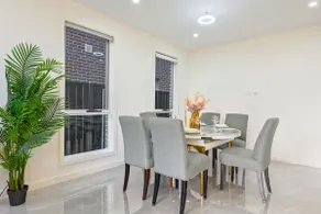 Stylish 4BR Suburban Escape with Easy CBD Access - Image 5