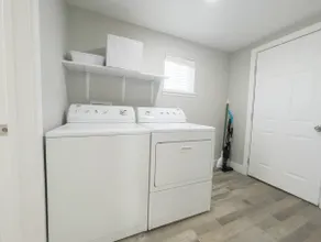 Country Living 3BR with fenced yard on Mooney - Image 4
