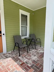 Magnolia Bungalow by the park - Image 2