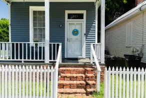 Sky Cottage near Downtown - Image 2